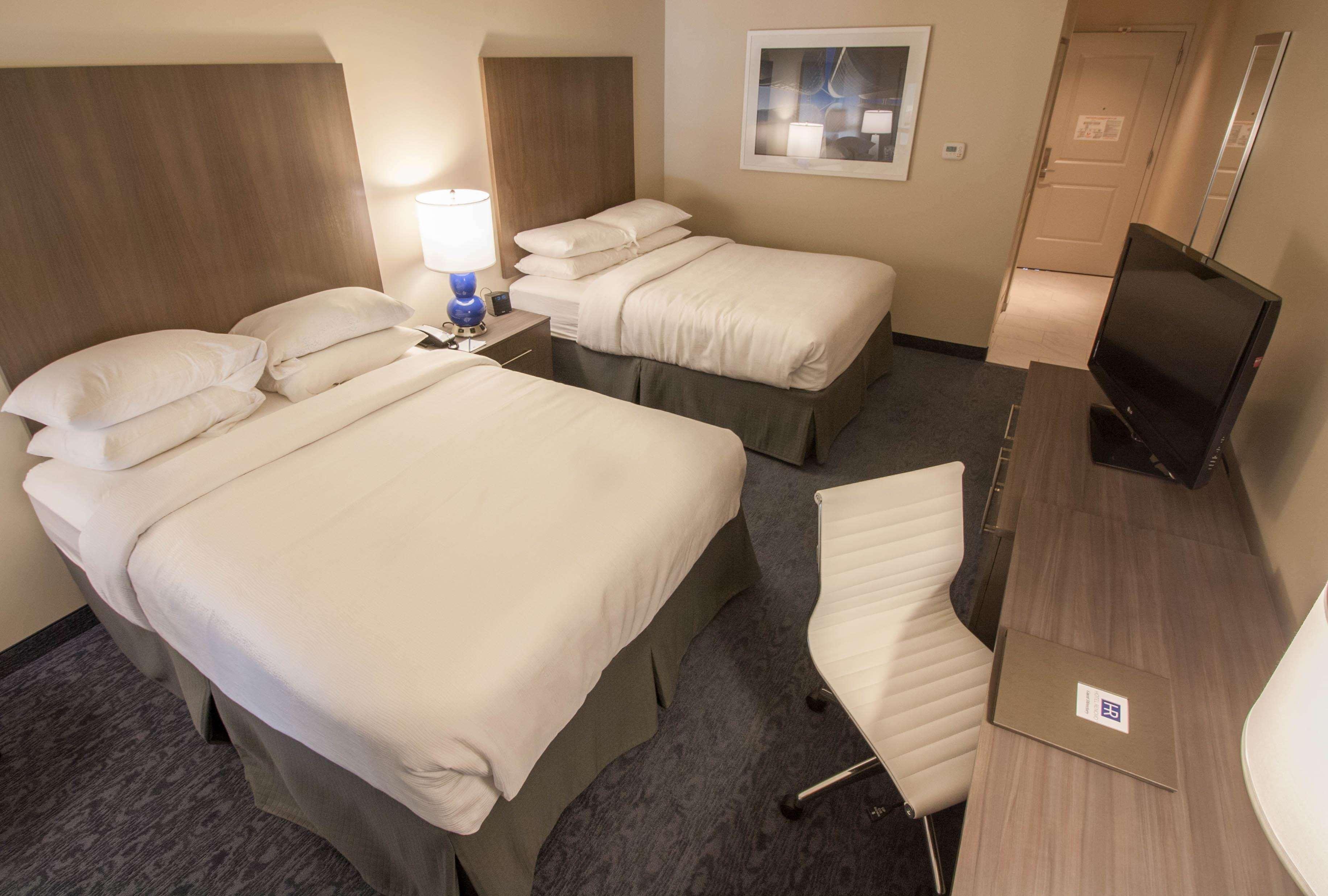 Hotel Renovo Urbandale Buitenkant foto